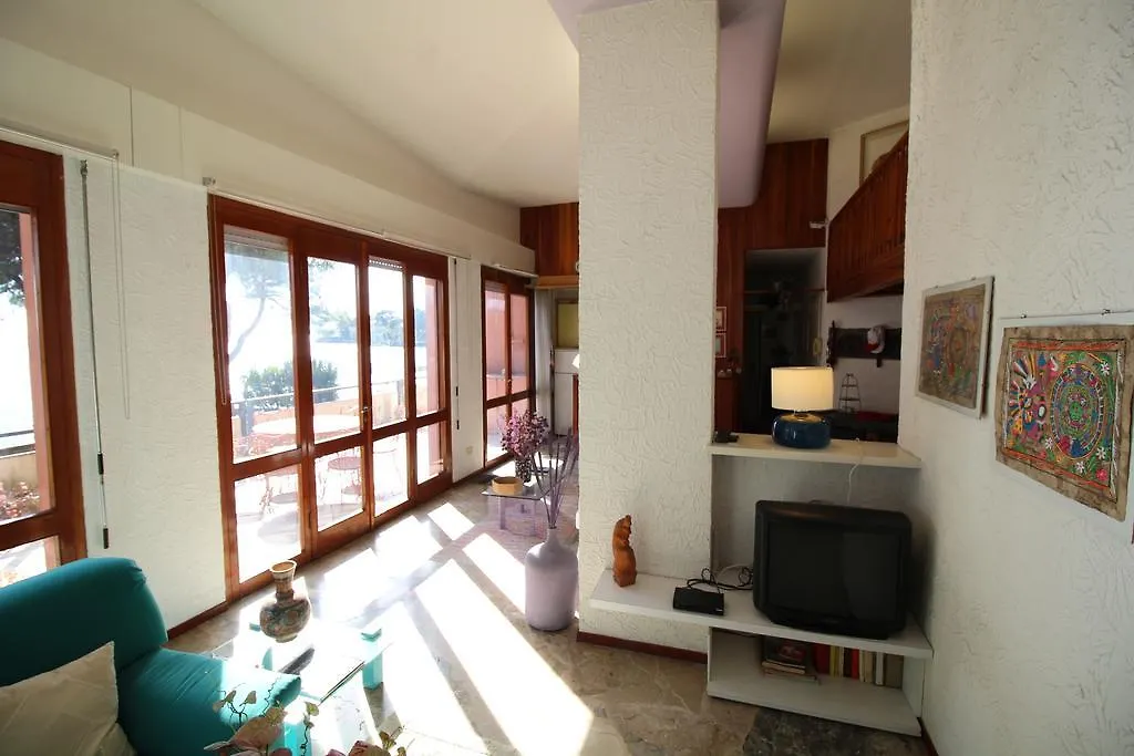 Apartment Appartamento Fronte Lago - Toscolano Maderno Italy